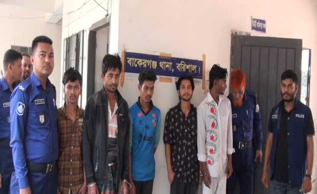 বরিশালের বাকেরগঞ্জে পুলিশের মাদকবিরোধী অভিযানে ১০ জন গ্রেপ্তার