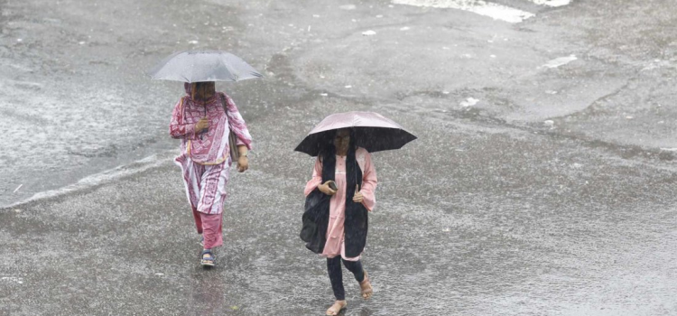 ঢাকায় বজ্রসহ বৃষ্টির পূর্বাভাস