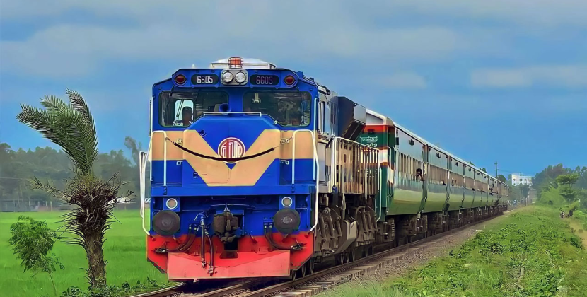 ট্রেনে এক ঘুমেই খুলনা থেকে ঢাকা!