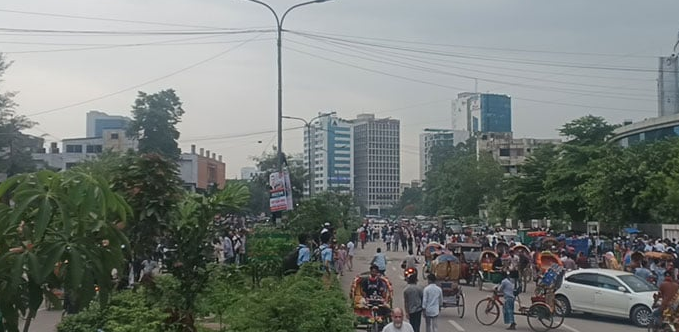 দুপুরের মধ্যে ঢাকাসহ ৫ অঞ্চলে বৃষ্টির পূর্বাভাস