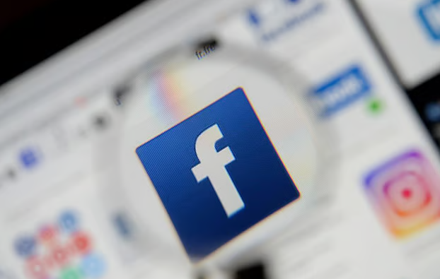 সিলেটে ছিনতাইকারী সন্দেহে মারধরের পর পুলিশের কানে ঘুষি, ভিডিও ছড়াল ফেসবুকে