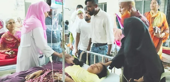 ময়মনসিংহে ইফতারের খাবার খেয়ে অসুস্থ ৫০ শ্রমিক