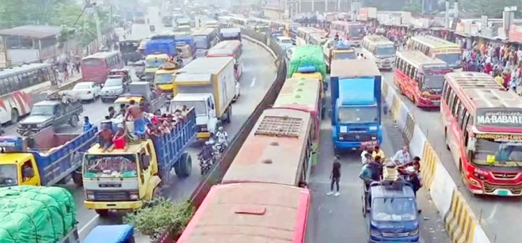 ঈদযাত্রায় চরম ভোগান্তির কারণ হতে পারে মহাসড়কের যানজট