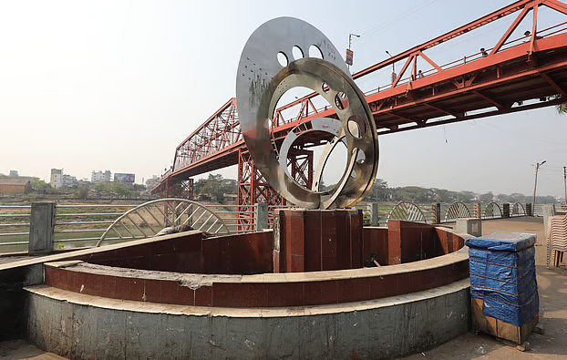 সিলেট নগরের তিন ফোয়ারা বিকল, সৌন্দর্য ফেরাতে চালুর দাবি