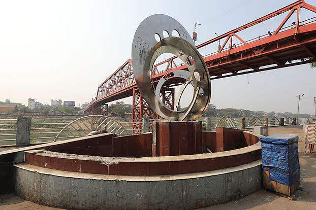 সিলেট নগরের তিন ফোয়ারা বিকল, সৌন্দর্য ফেরাতে চালুর দাবি