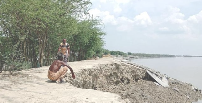 কয়রার ৯৭ ভাগ পরিবার জলবায়ু ঝুঁকিতে