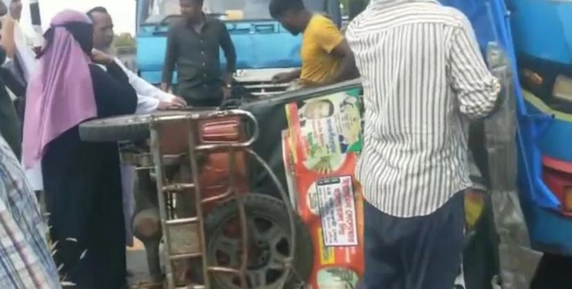 ঢাকা-মাওয়া এক্সপ্রেসওয়েতে অটোরিকশায় বাসের ধাক্কা, আহত ৩