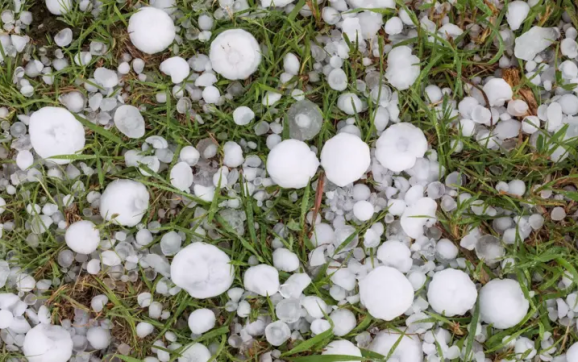 ঢাকাসহ তিন বিভাগে ঝড়বৃষ্টি, কোথাও কোথাও শিলাবৃষ্টির আভাস