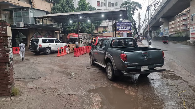 ঢাকার ৫ তেলের পাম্পে আজ ভিন্ন চিত্র