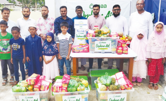 খুলনায় এতিম শিশুদের মধ্যে উপহার সামগ্রী বিতরণ