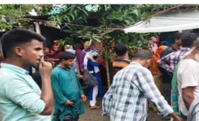 রংপুর থেকে চি‌কিৎসা নিয়ে কুড়িগ্রামে ফেরার পথে বাবা-‌মেয়েসহ ৫ জনের মৃত্যু