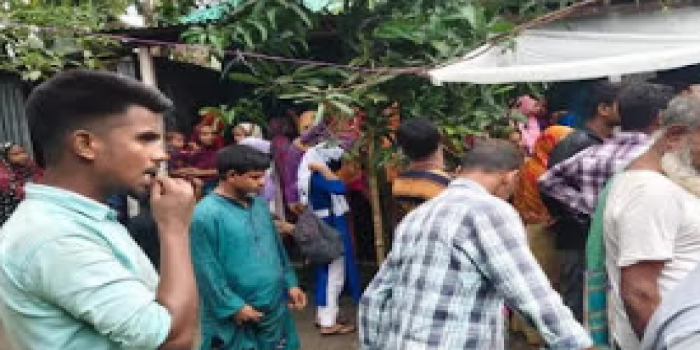 রংপুর থেকে চি‌কিৎসা নিয়ে কুড়িগ্রামে ফেরার পথে বাবা-‌মেয়েসহ ৫ জনের মৃত্যু